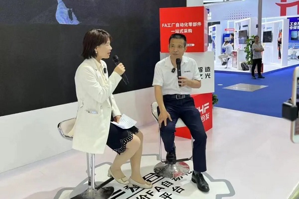 現(xiàn)場直播，暢談發(fā)展